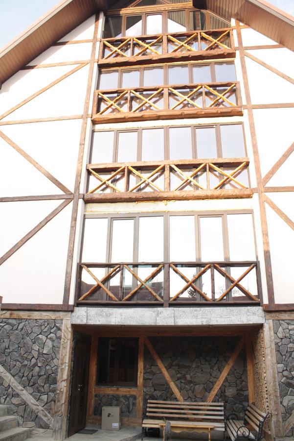 Guest House Arkan Yaremche Exterior photo