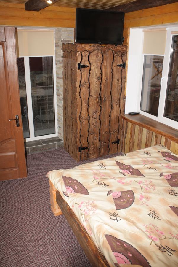 Guest House Arkan Yaremche Exterior photo
