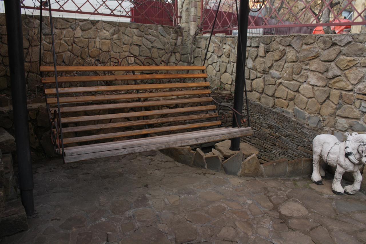 Guest House Arkan Yaremche Exterior photo