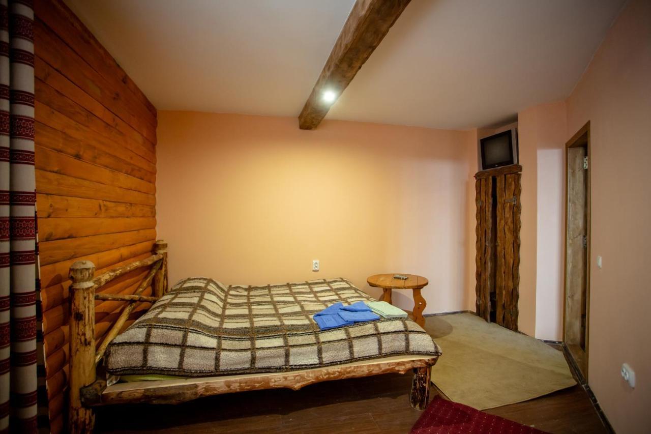 Guest House Arkan Yaremche Exterior photo