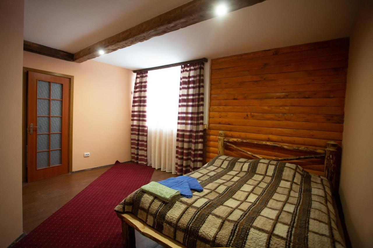 Guest House Arkan Yaremche Exterior photo