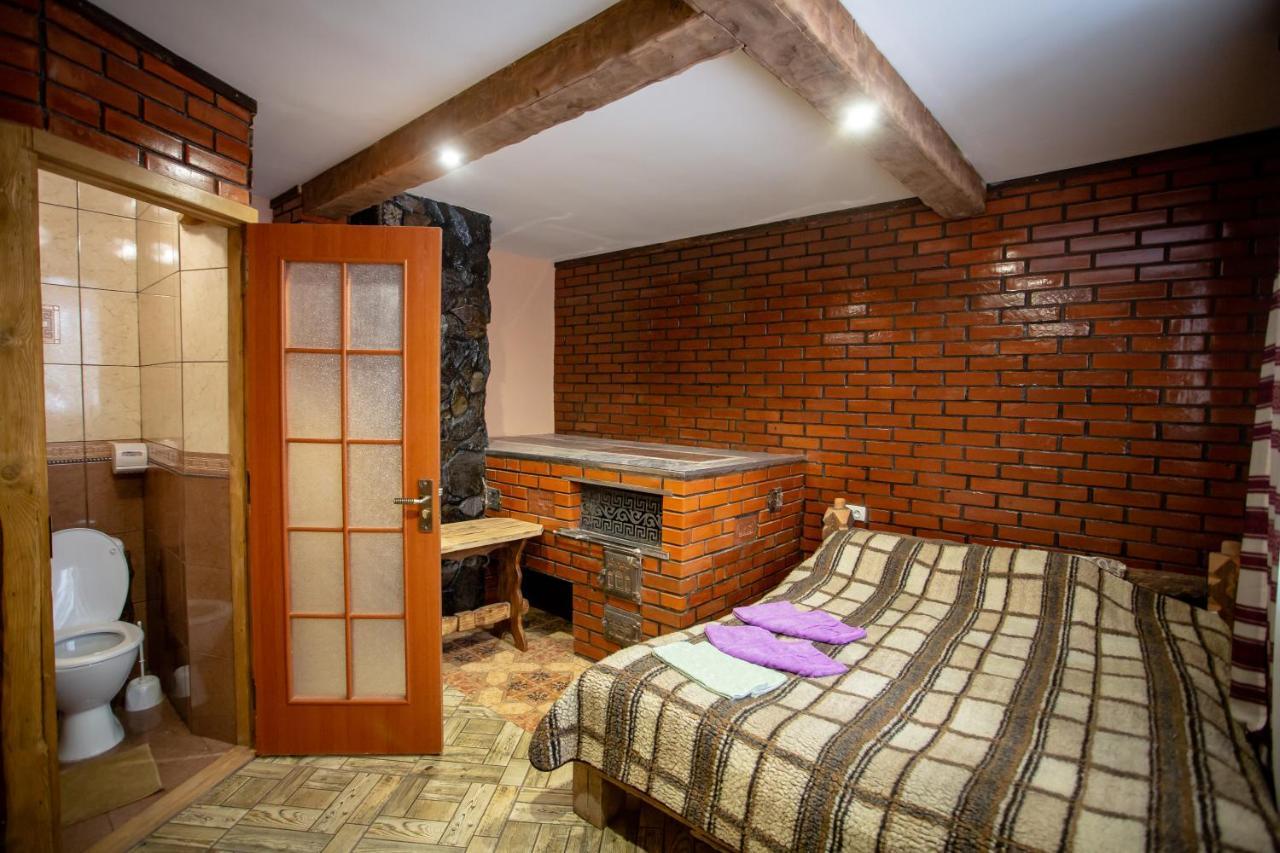 Guest House Arkan Yaremche Exterior photo