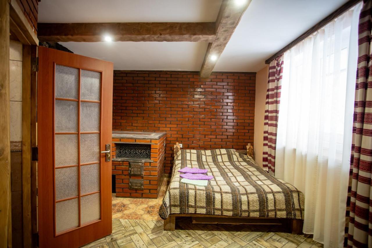 Guest House Arkan Yaremche Exterior photo