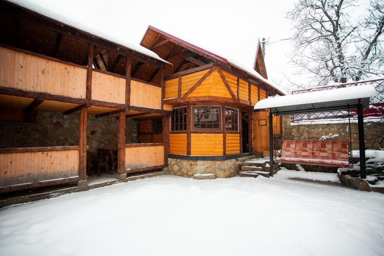 Guest House Arkan Yaremche Exterior photo