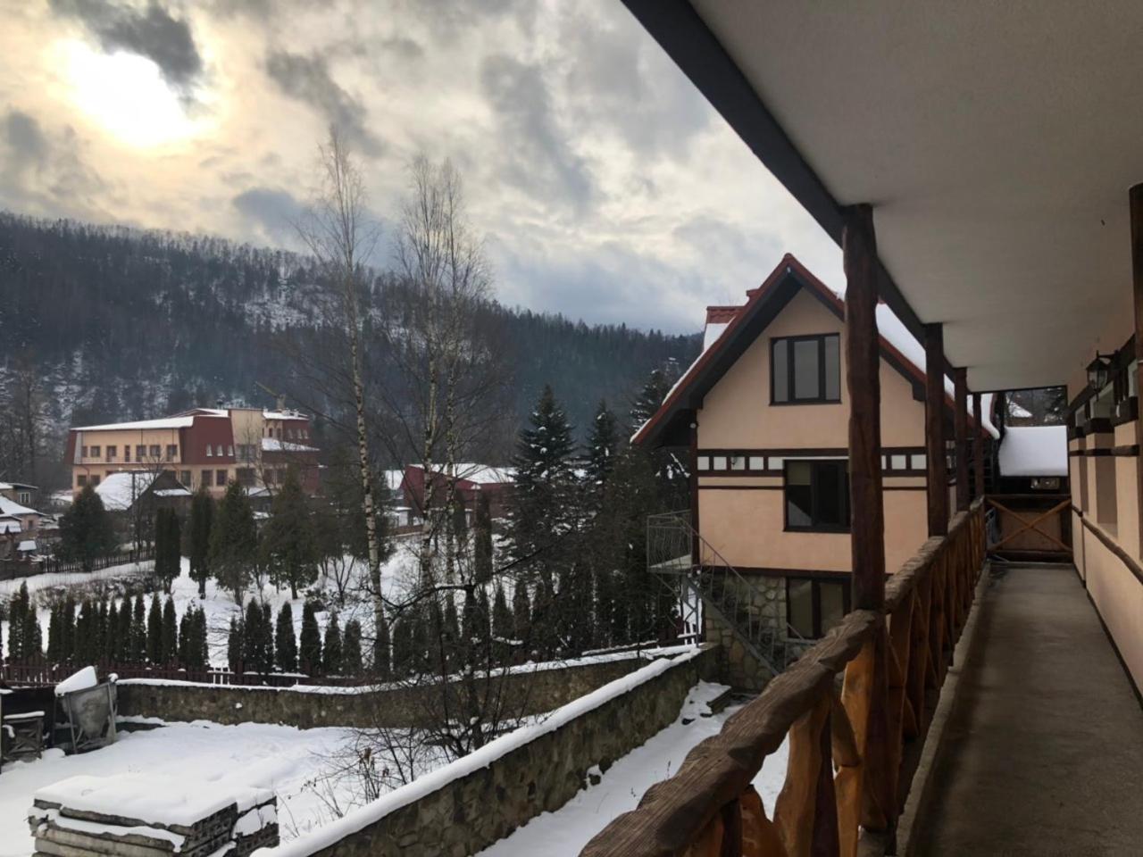 Guest House Arkan Yaremche Exterior photo